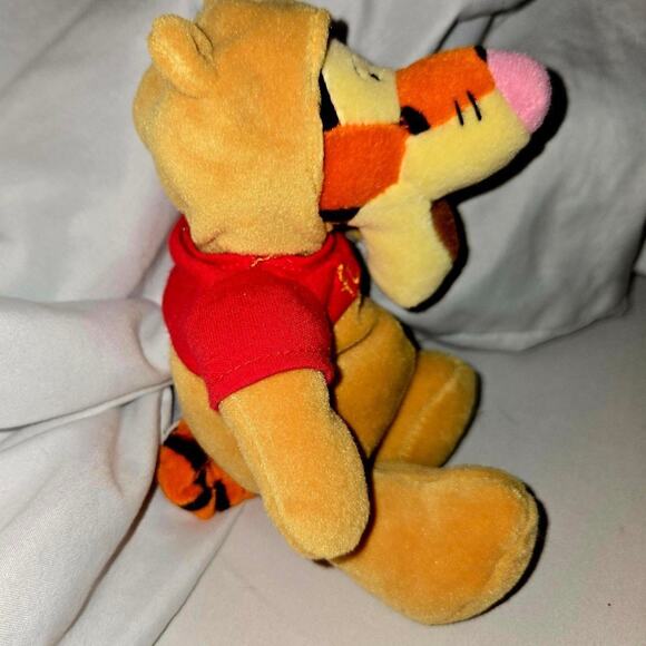 [VINTAGE] Disney Store Exclusive Tigger as Pooh Plush (1991) - Picture 5 of 7